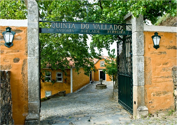 Vallado entrance